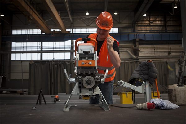 Настройка угла фаски автоматического кромкореза NKO UZ-18 Hardworker