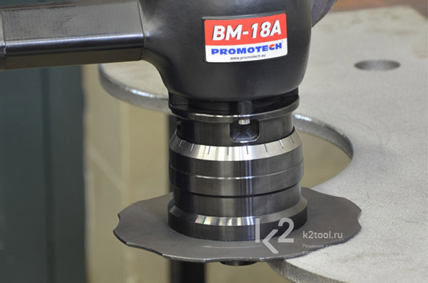 Снятие фаски с криволинейных поверхностей кромкорезом BM-18A