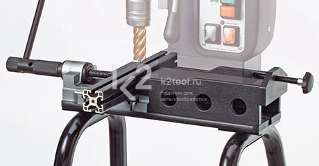 Зажимное приспособление MobilCLAMP. Вид с подставкой